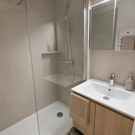 T2 A 50 M Parking Clim Wi-fi Renove Apartman
